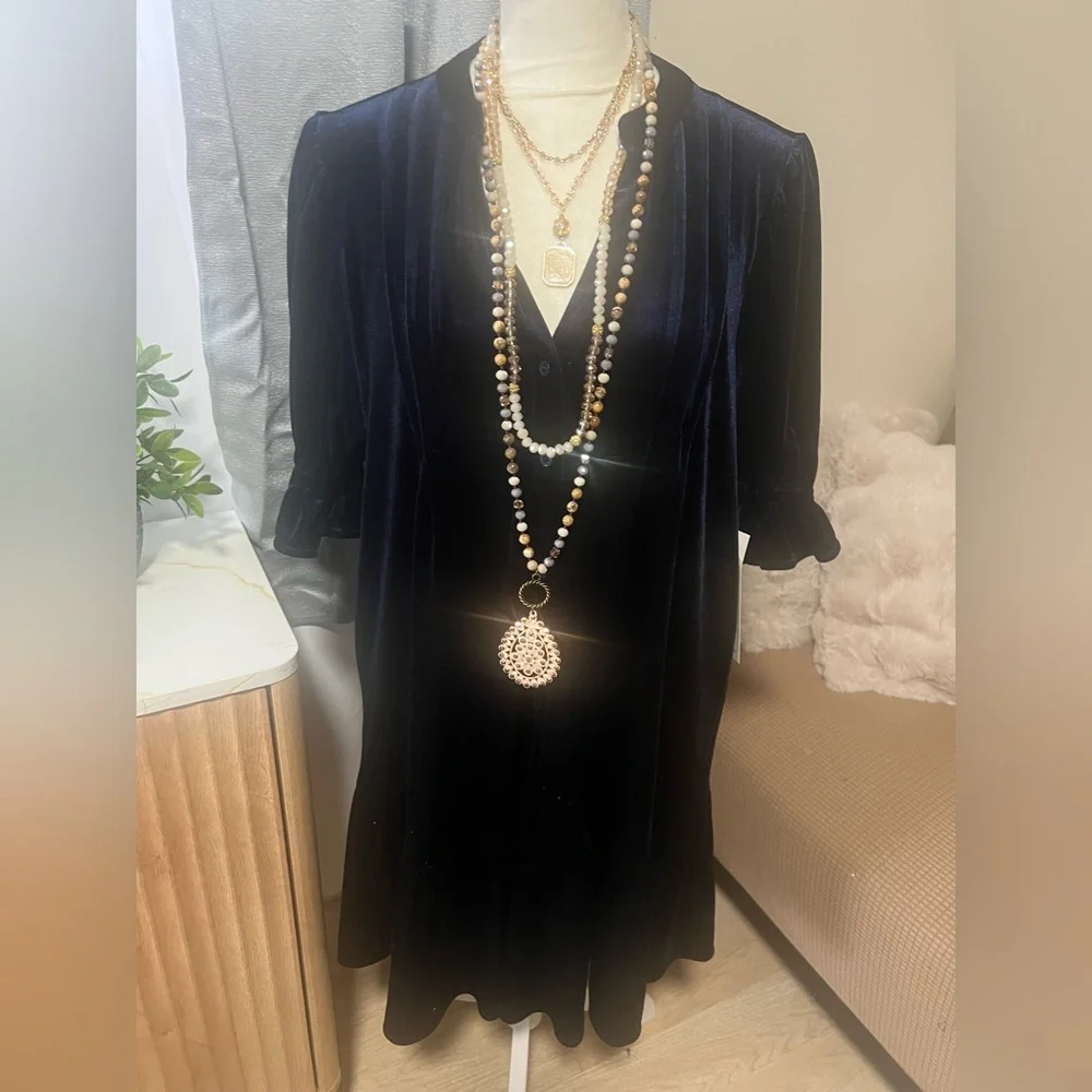 Velvet dress - Picture 2 of 8
